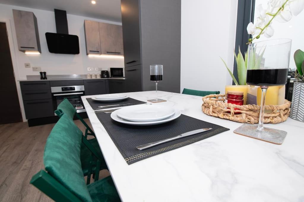 Deluxe 2 Bed York Flat With Gym Sleeps 6 아파트 외부 사진